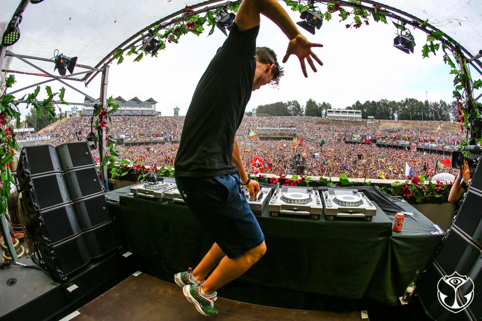 Tomorrowland Announces Martin Garrix, Deadmau5, Tiësto, & more for 2016