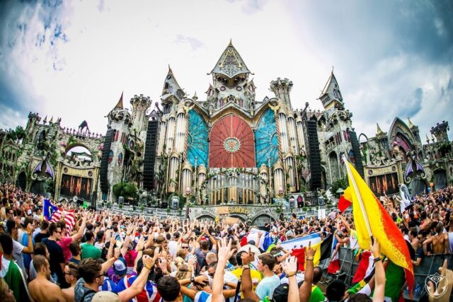 the-10-most-played-tracks-at-tomorrowworld-2015-body-image-1443716955