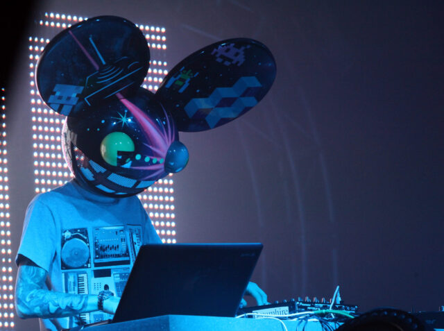 Joonbug.com\'s Deadmau5 Unhooked New Year\'s Eve 2012 DJ Set