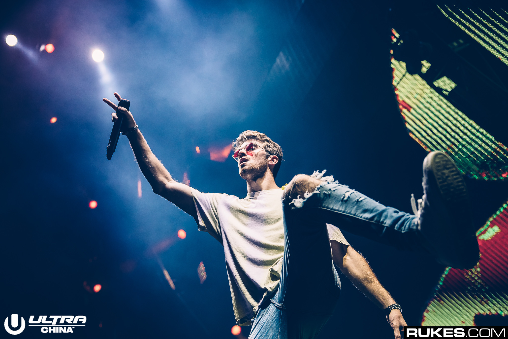 drew-chainsmokers-from-below-ultra-china-rukes