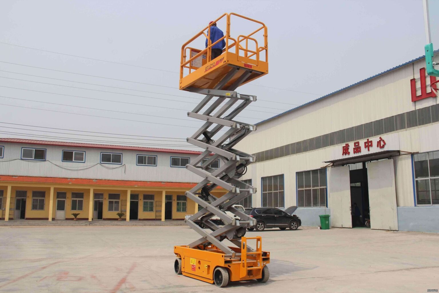 Cherry Pickers Vs Scissor Lifts Which Is More Useful In 2024 EDM