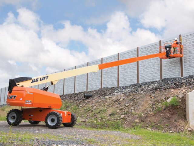 Boom-Lifts-and-Cherry-Pickers-and-Their-Uses