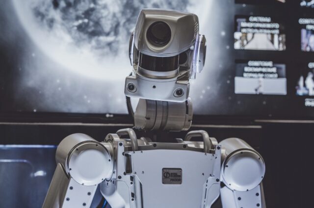 Machine Learning vs Human Learning: What's the Difference? - EDM Chicago