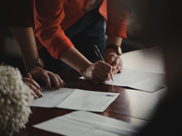 7 Reasons To Hire Professional Legal Document Management Services