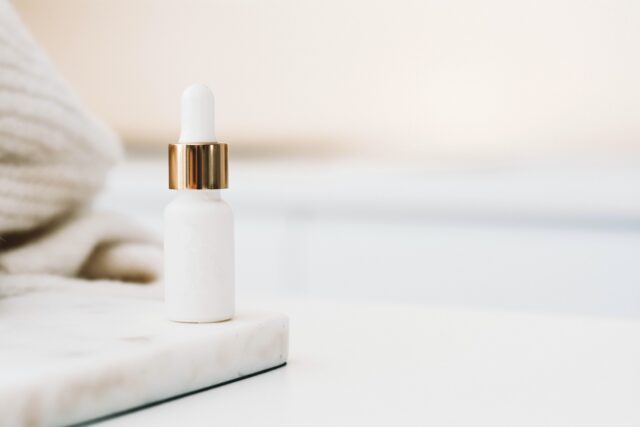 Cosmetic bottle