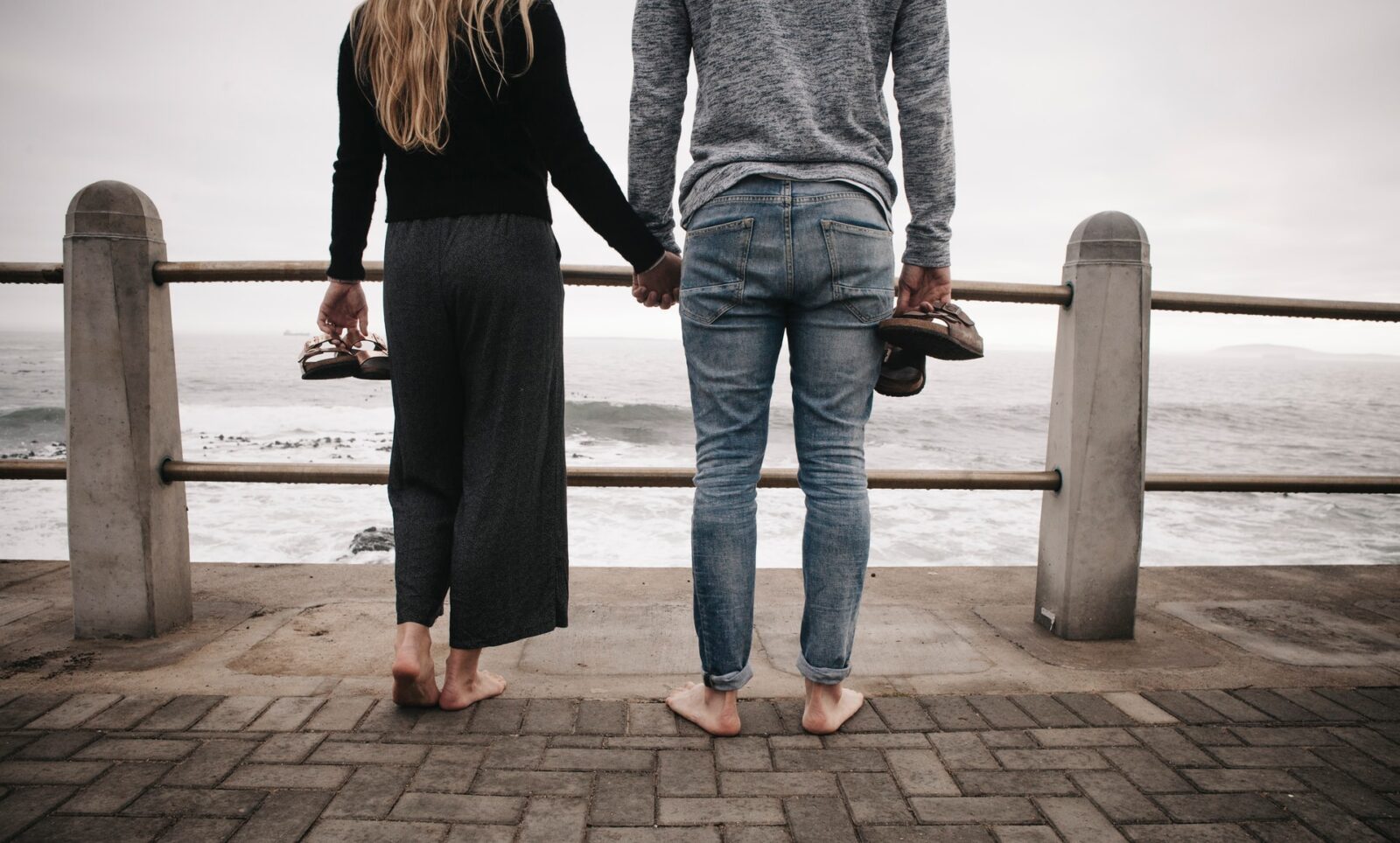 Dating while traveling